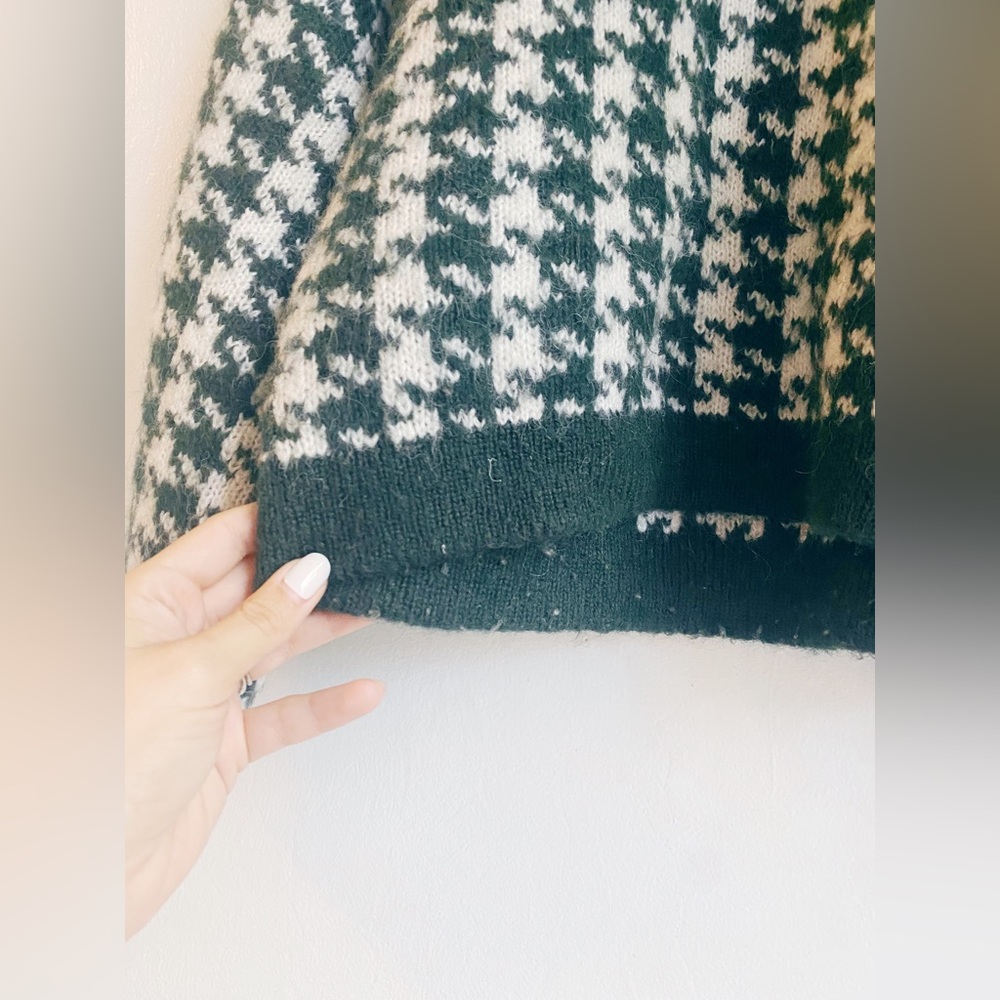 & other stories green and white houndstooth cropped fuzzy warm sweater Xs small - Picture 11 of 11